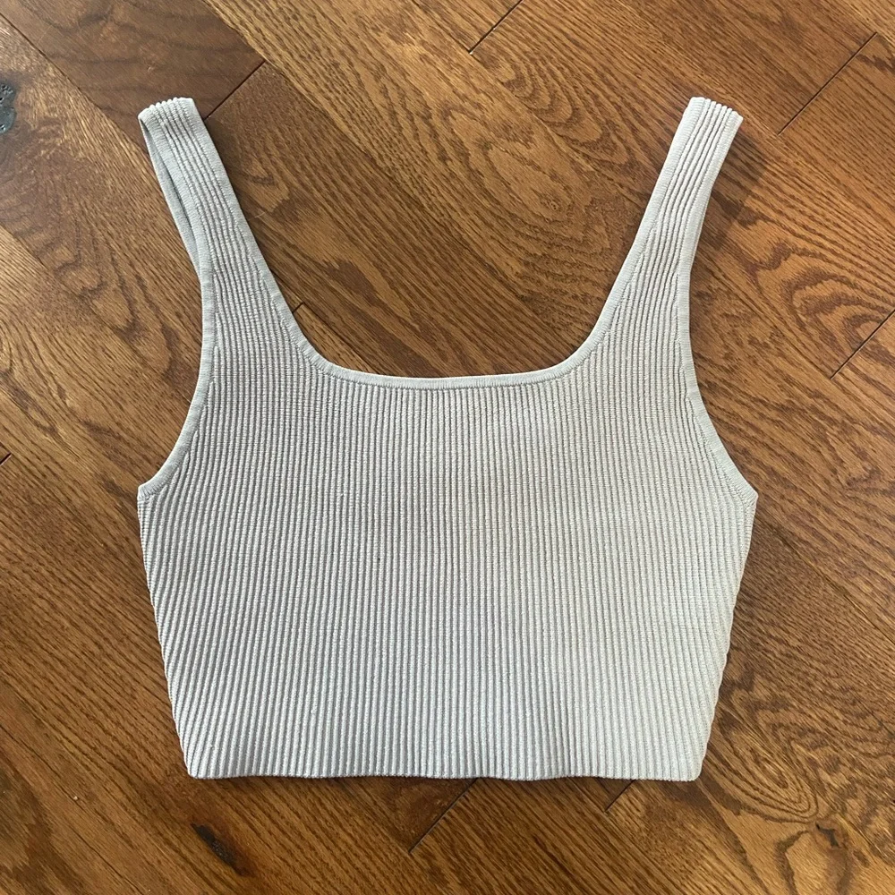 Babaton Ribbed Grey/Pink Crop Top - Picture 1 of 4